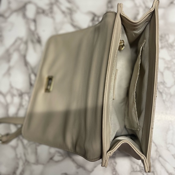 Badgley Mischka Studs Crossbody Bag Beige/Gold Vegan Leather - Picture 4 of 5